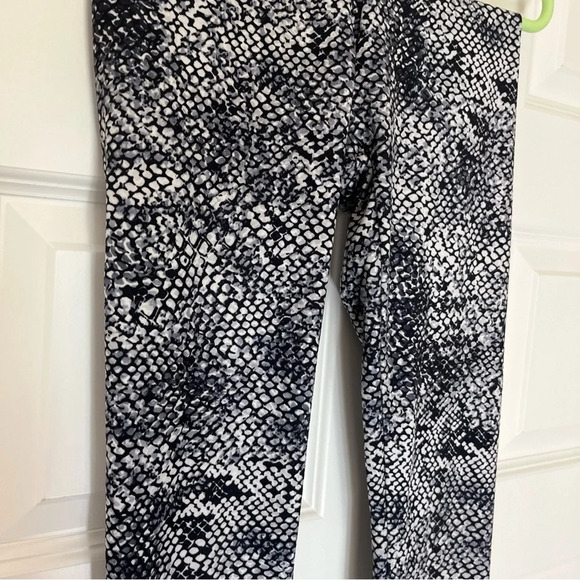 Balance Collection Athletic Compression Pants Women S Black Gray White Snake E21 - Picture 3 of 7